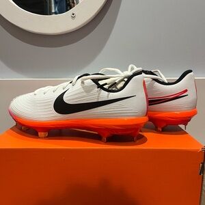 Nike Lunar Hyperdiamond 3 Pro Softball
Cleats CD0110-104